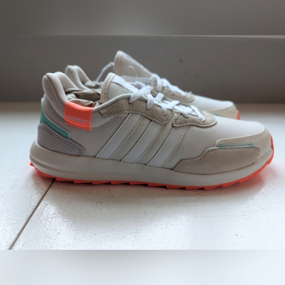adidas Women's Retrorun Running Shoe - Picture 1 of 6